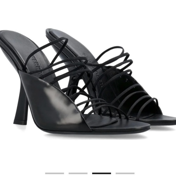 Ferragamo black leather, lambskin lined straps heel. - Picture 3 of 4